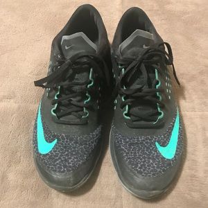 ***Women’s Nike Shoes***